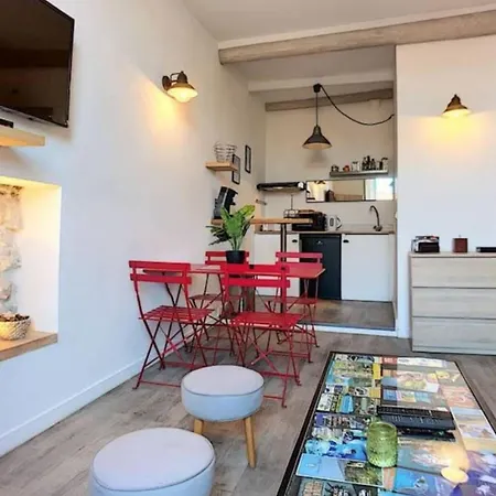 The Massena - Hypercentre - Ac - Old Town Apartment *